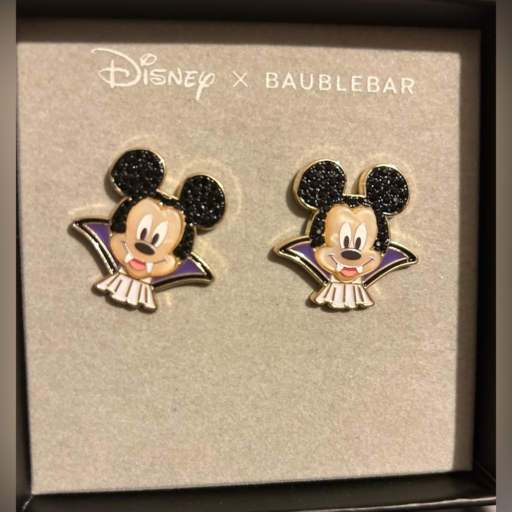 Disney BAUBLEBAR vampire Mickey studs